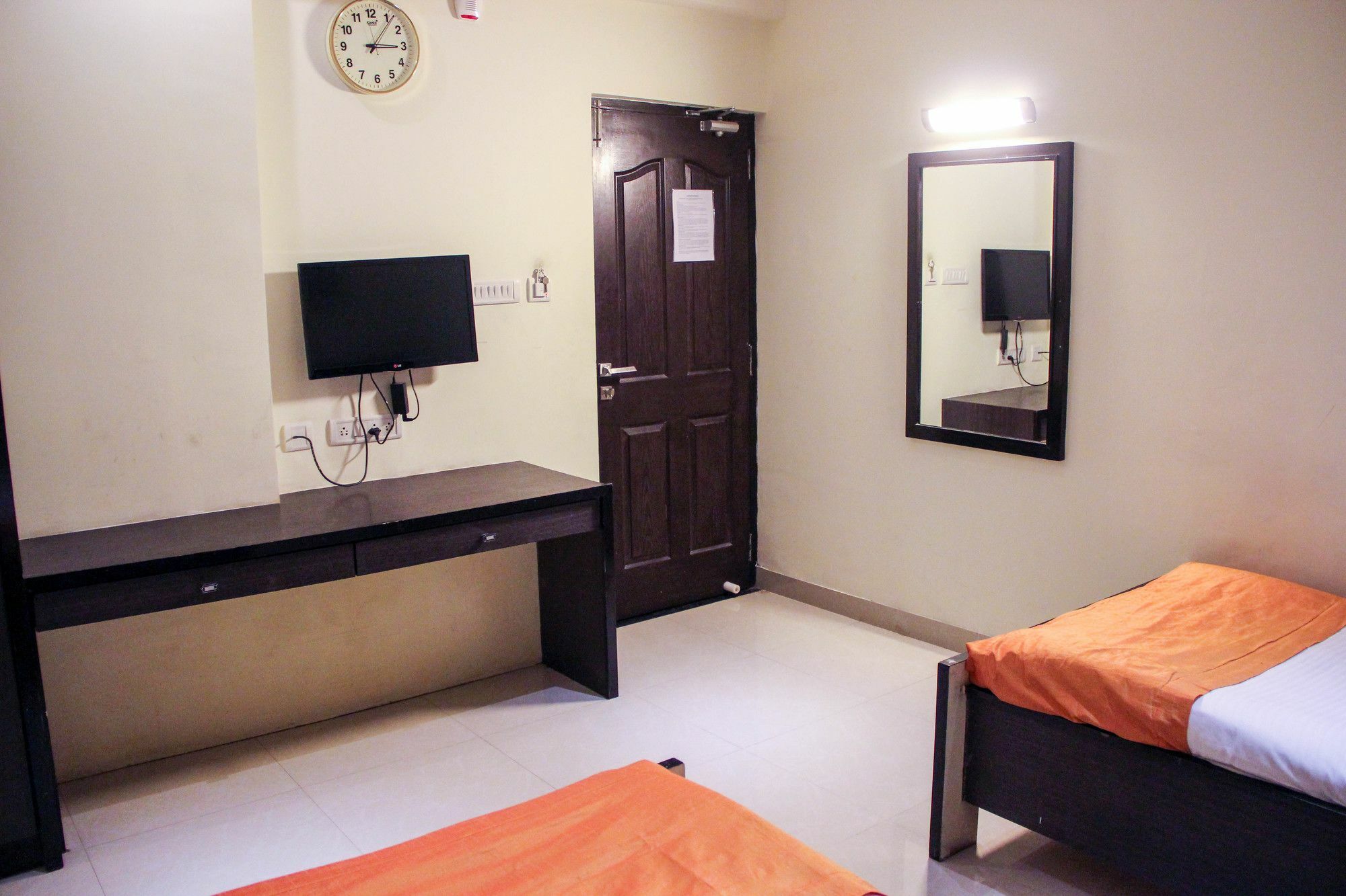 Oyo 5765 Chennai Residency T Nagar Hotel Bagian luar foto